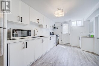 2 Vankirk Rd in Toronto, ON - Building Photo - Building Photo