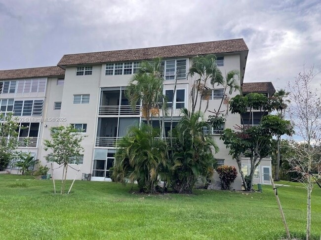 2500 SW 81st Ave in Davie, FL - Building Photo - Building Photo