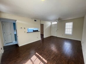 106 Planters Row in Starkville, MS - Building Photo - Building Photo