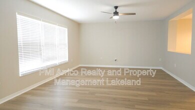 6955 Lake Eaglebrooke Dr in Lakeland, FL - Building Photo - Building Photo