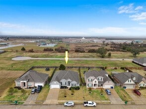 1524 N Blue Bonnet Ln in Angleton, TX - Building Photo - Building Photo