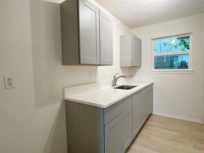 6104 Calmar Cove in Austin, TX - Building Photo - Building Photo