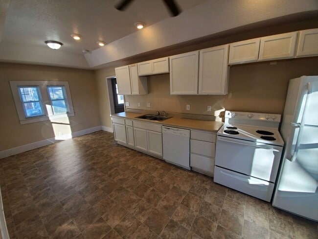 property at 2935 Dubuque Ave