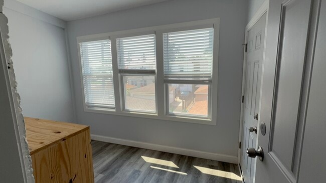 4821 W George St, Unit Floor 2