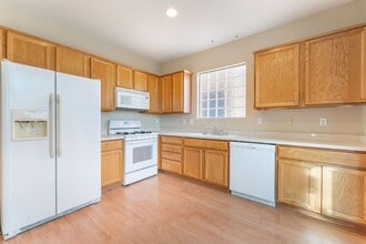 8256 Strawberry Spring St in Las Vegas, NV - Building Photo - Building Photo