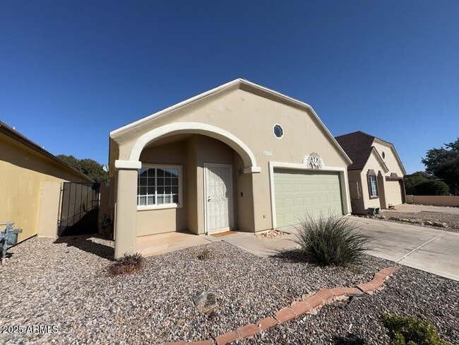 4427 La Corte Dr in Sierra Vista, AZ - Foto de edificio - Building Photo