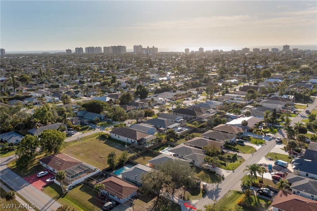 794 103rd Ave N in Naples, FL - Building Photo