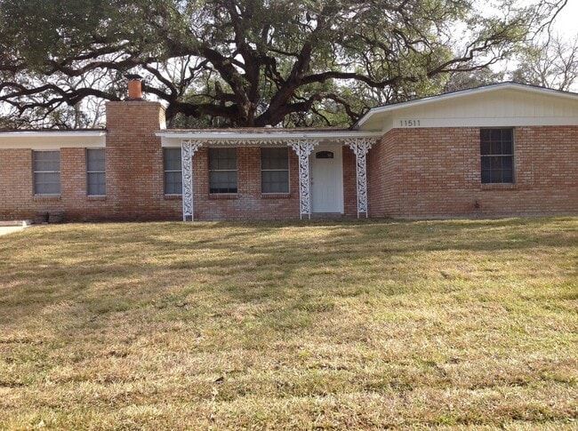 property at 11511 Whitewing Ave