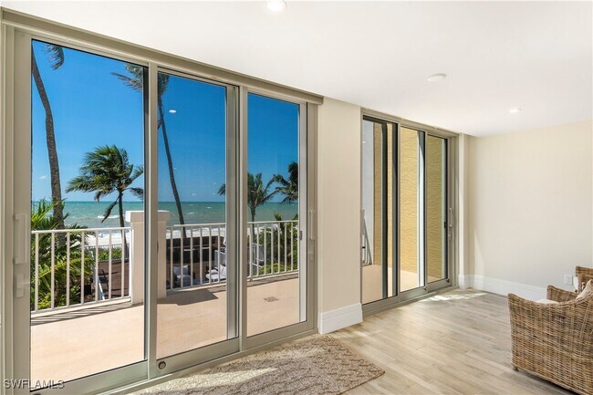 property at 3377 Gulf Shore Blvd N