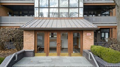 155 N Hanley Rd in St. Louis, MO - Building Photo - Building Photo