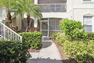 9102 L Pavia Blvd in Venice, FL - Building Photo