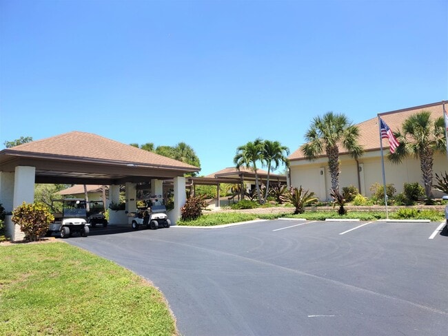 650 Bird Bay Dr E in Venice, FL - Building Photo - Building Photo