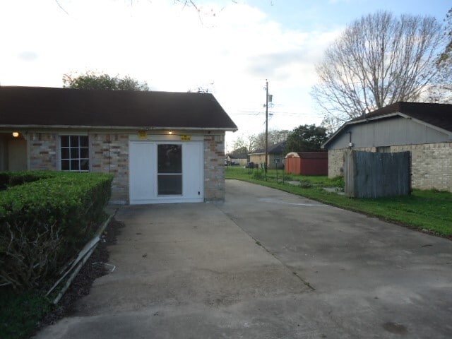 408 Fisher St in West Columbia, TX - Building Photo - Building Photo