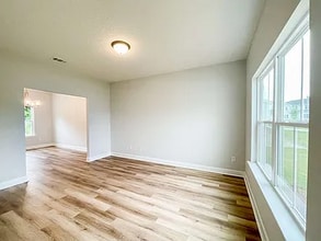 577 Meloney Dr in Hinesville, GA - Foto de edificio - Building Photo