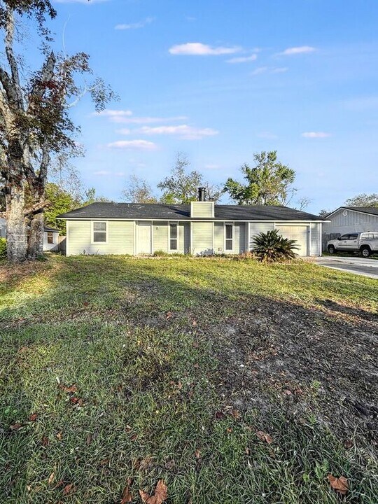 2839 Kiowa Ave in Orange Park, FL - Building Photo