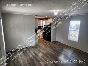 101 S River Dr in Village of Clarkston, MI - Building Photo - Building Photo