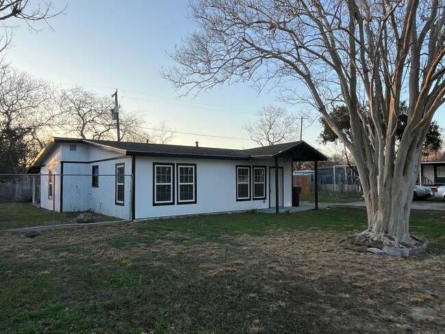 2725 Deer St in Corpus Christi, TX - Building Photo - Building Photo