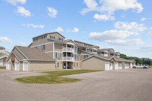 Coopers Landing Apartments in Kalamazoo, MI - Building Photo