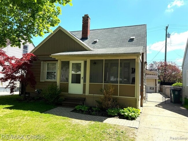 property at 1208 N Wilson Ave