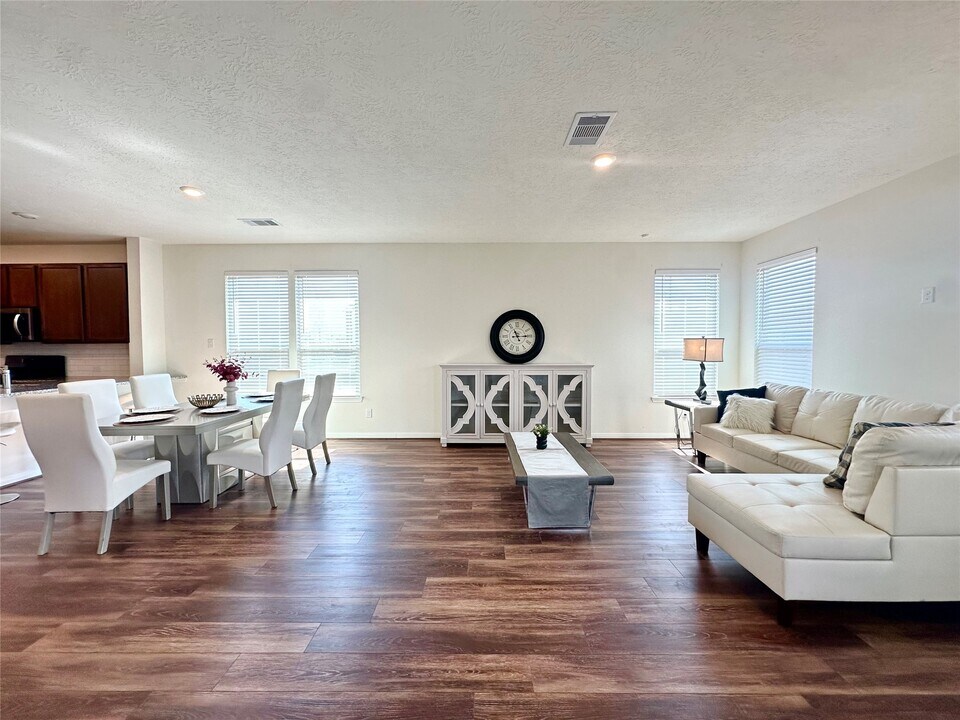 2034 Domeniko Dr in Fresno, TX - Building Photo