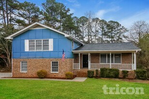 832 S Deshon Rd, Unit 052 in Lithonia, GA - Building Photo