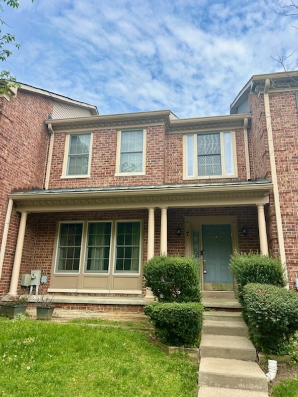property at 7 Willwood Ct
