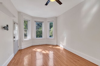 1905 S St NW, Unit 1905 S 2 in Washington, DC - Building Photo - Building Photo