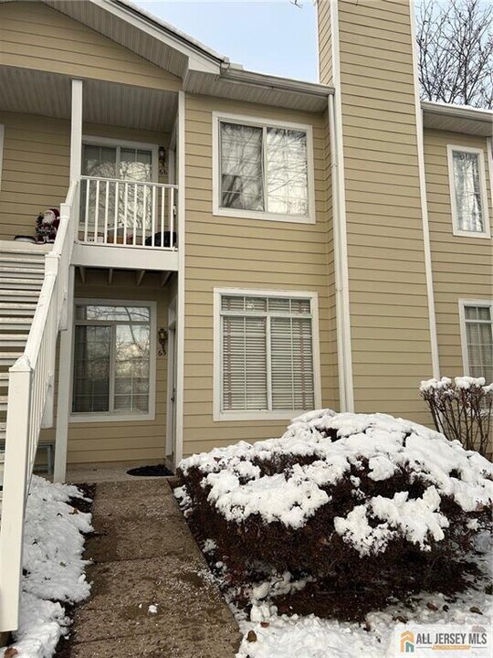 65 Wentworth Rd in Bedminster, NJ - Building Photo