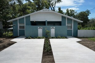 8202 N MARKS ST, Unit B in Tampa, FL - Building Photo