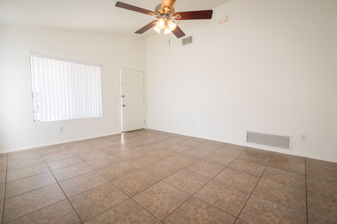 4493 Chaparral Loop in Sierra Vista, AZ - Building Photo