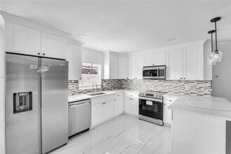 9242 SW 18th Rd in Boca Raton, FL - Building Photo - Building Photo