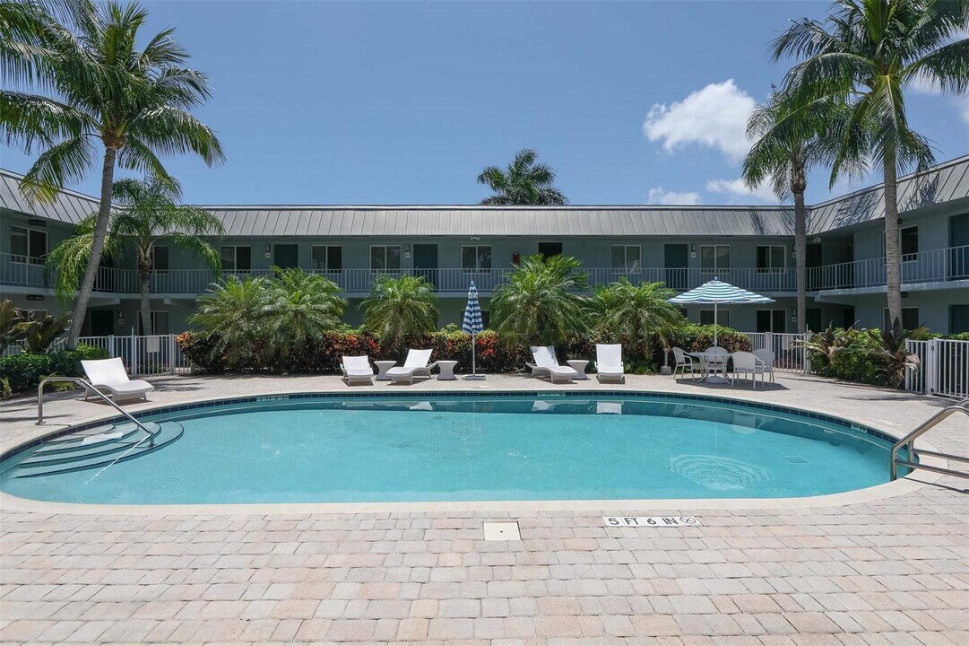 1311 NE 18th St, Unit 203 in Fort Lauderdale, FL - Building Photo