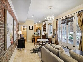 828 St Charles Ave, Unit 11 in New Orleans, LA - Building Photo - Building Photo