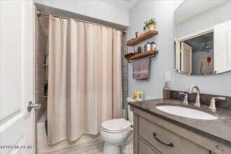 114 Wellington Pl in Matawan, NJ - Building Photo - Building Photo