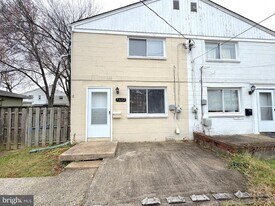 5612 7th Rd S in Arlington, VA - Building Photo