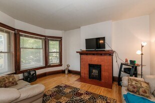 2865 N Farwell Ave in Milwaukee, WI - Building Photo