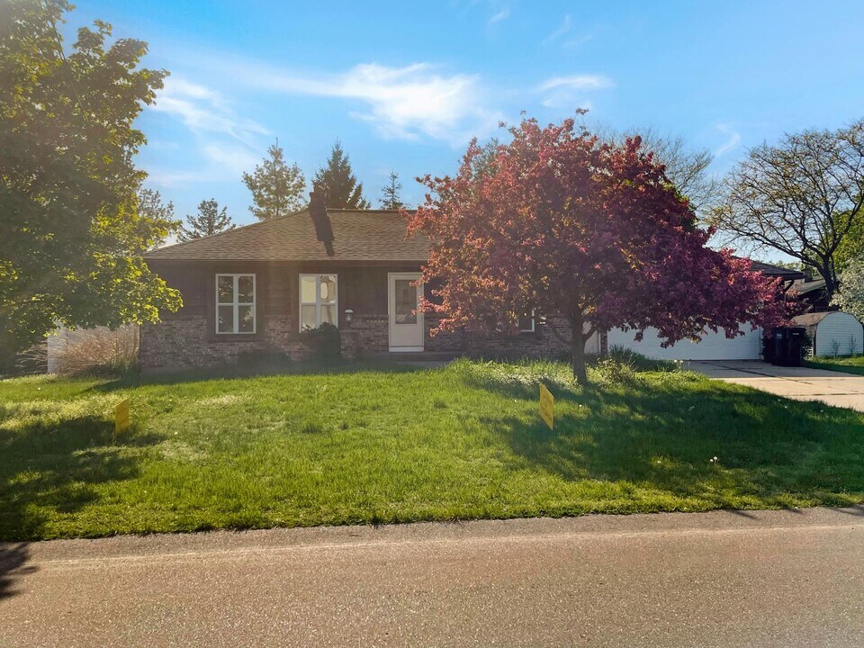 6835 Quincy Dr SW in Grand Rapids, MI - Building Photo