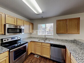 11762 Elizabeth Cir in Thornton, CO - Building Photo - Building Photo