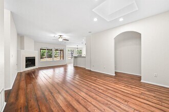 9028 Heiden Lane in Austin, TX - Foto de edificio - Building Photo