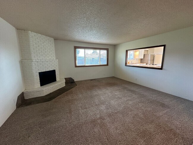 6130 McLeod Ln NE in Keizer, OR - Building Photo - Building Photo