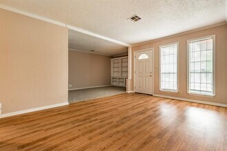 1220 E Brooks St in Norman, OK - Building Photo - Building Photo