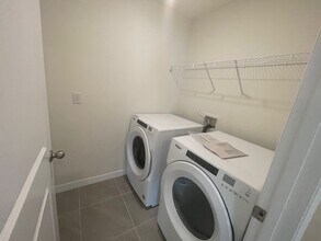 24831 SW 17th Ln in Newberry, FL - Building Photo - Building Photo