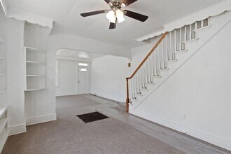 102 S Third St in Mount Wolf, PA - Building Photo - Building Photo