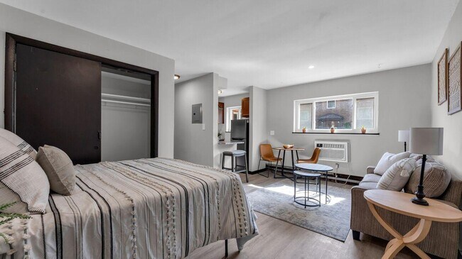 1352 Clarence Ave in Lakewood, OH - Building Photo - Building Photo