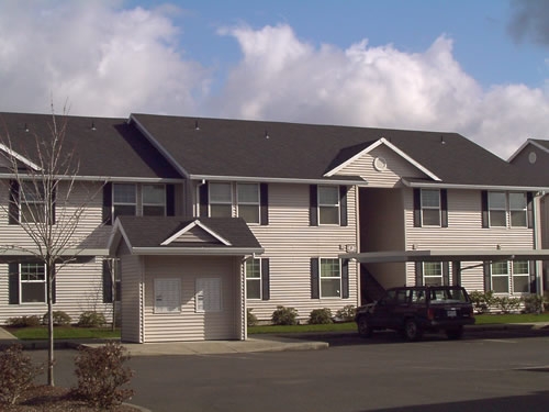 Big Meadow Apartments in Molalla, OR - Foto de edificio - Primary Photo