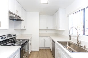 Valle at Escondido in Escondido, CA - Building Photo