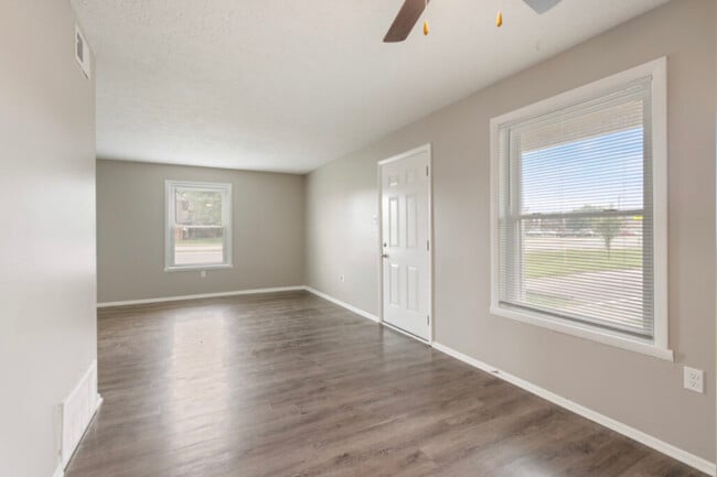 Flats at Greentree in Clarksville, IN - Building Photo - Building Photo