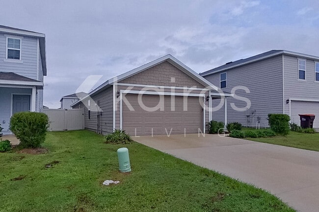 8688 SW 43rd Ter in Ocala, FL - Foto de edificio - Building Photo