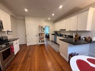 5 High Street Pl, Unit 1 in Brookline, MA - Building Photo