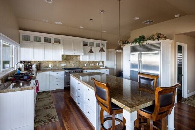 1170 Kaumailuna Pl in Honolulu, HI - Building Photo - Building Photo